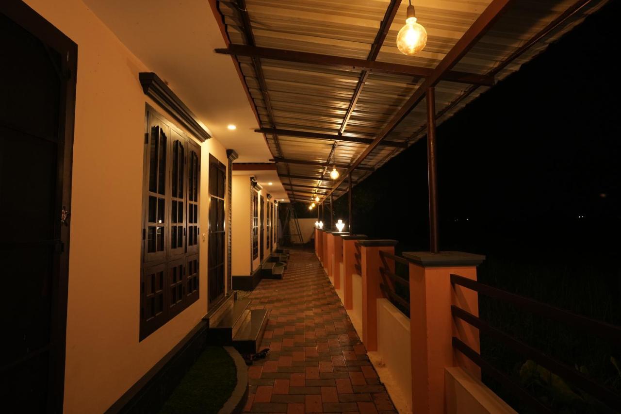 Lakeway Resorts Alappuzha Exterior photo